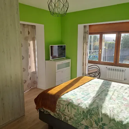 Acogedor De 2 Habitaciones, Parking & Conford