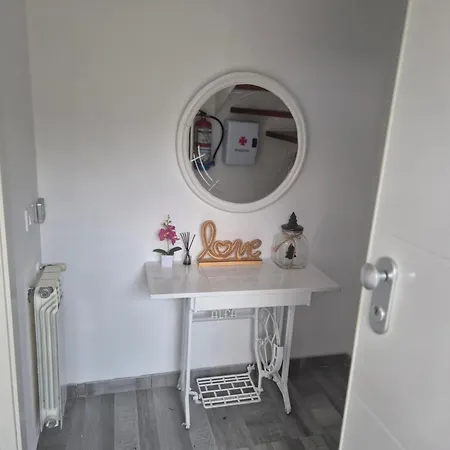 Acogedor De 2 Habitaciones, Parking & Conford דירה אל אסטיירו