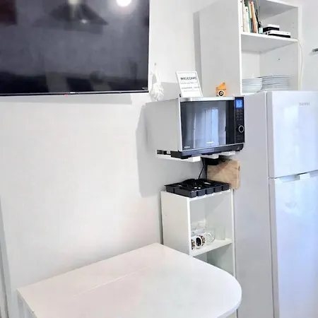 Acogedor De 2 Habitaciones, Parking & Conford אל אסטיירו