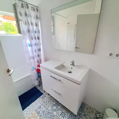 דירה Acogedor De 2 Habitaciones, Parking & Conford *