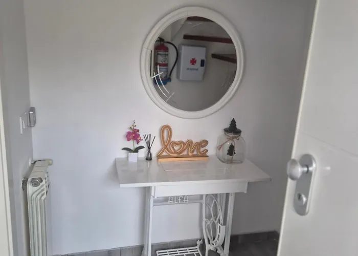 Acogedor De 2 Habitaciones, Parking & Conford Apartament El Astillero